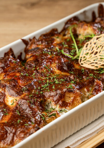 Besütött sajtos gnocchi bélszíncsíkokkal